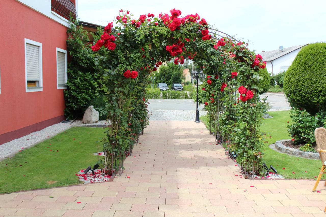 Landhotel Grabinger Schwandorf in Bayern Exterior photo